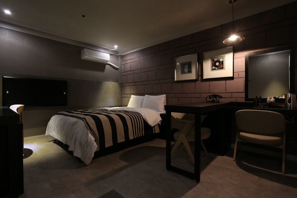 Motel Ilsan Blanc à Kōyō Extérieur photo