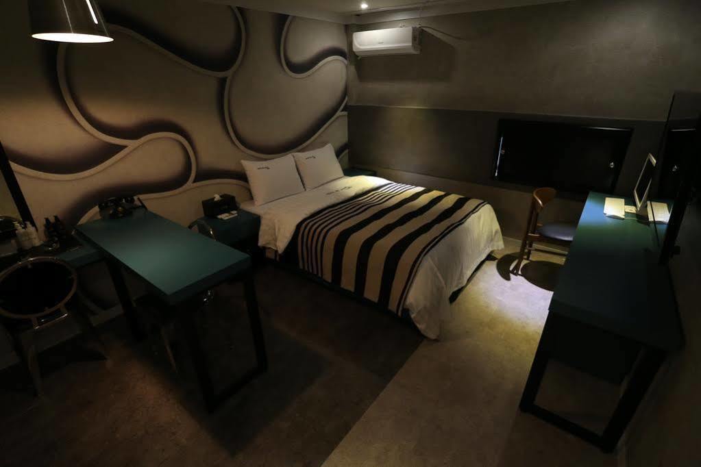 Motel Ilsan Blanc à Kōyō Extérieur photo