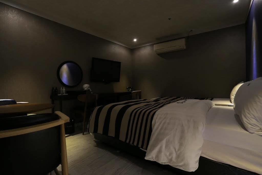 Motel Ilsan Blanc à Kōyō Extérieur photo