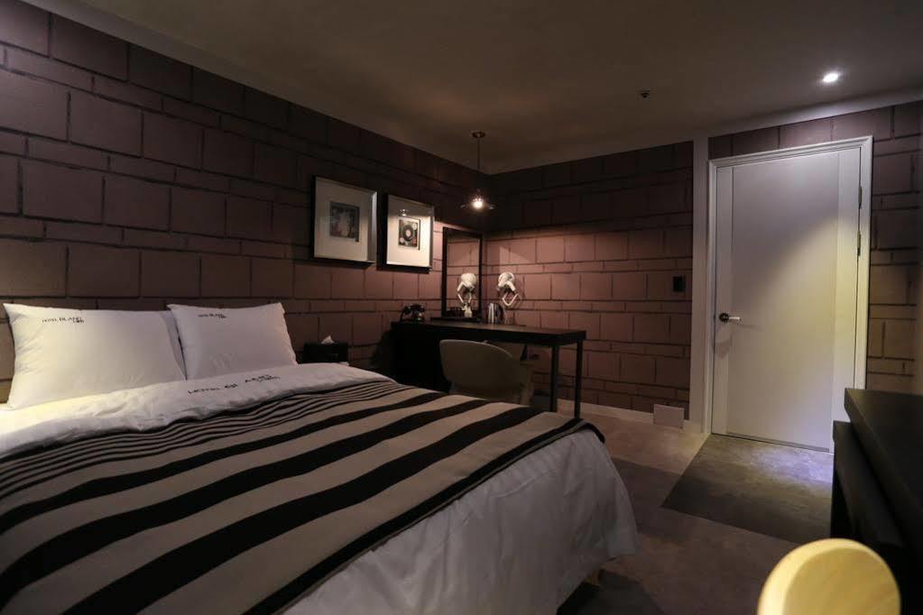 Motel Ilsan Blanc à Kōyō Extérieur photo